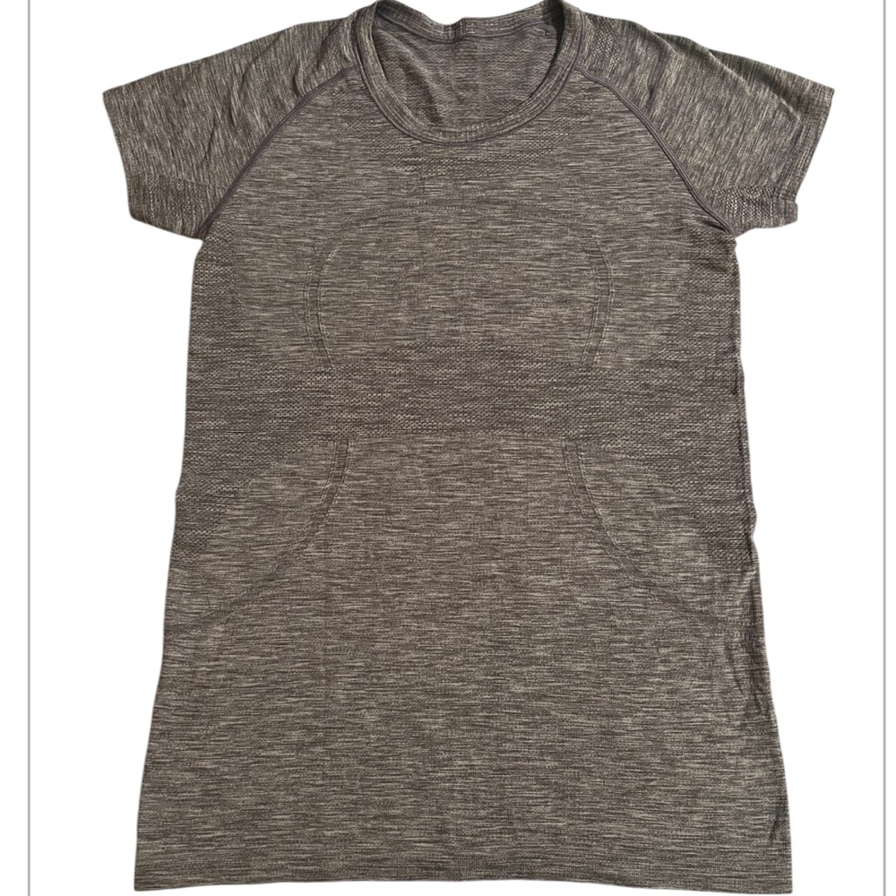 Swiftly Tech Short-Sleeve Shirt 2.0 Hip Length Grey 10 - Picture 2 of 5